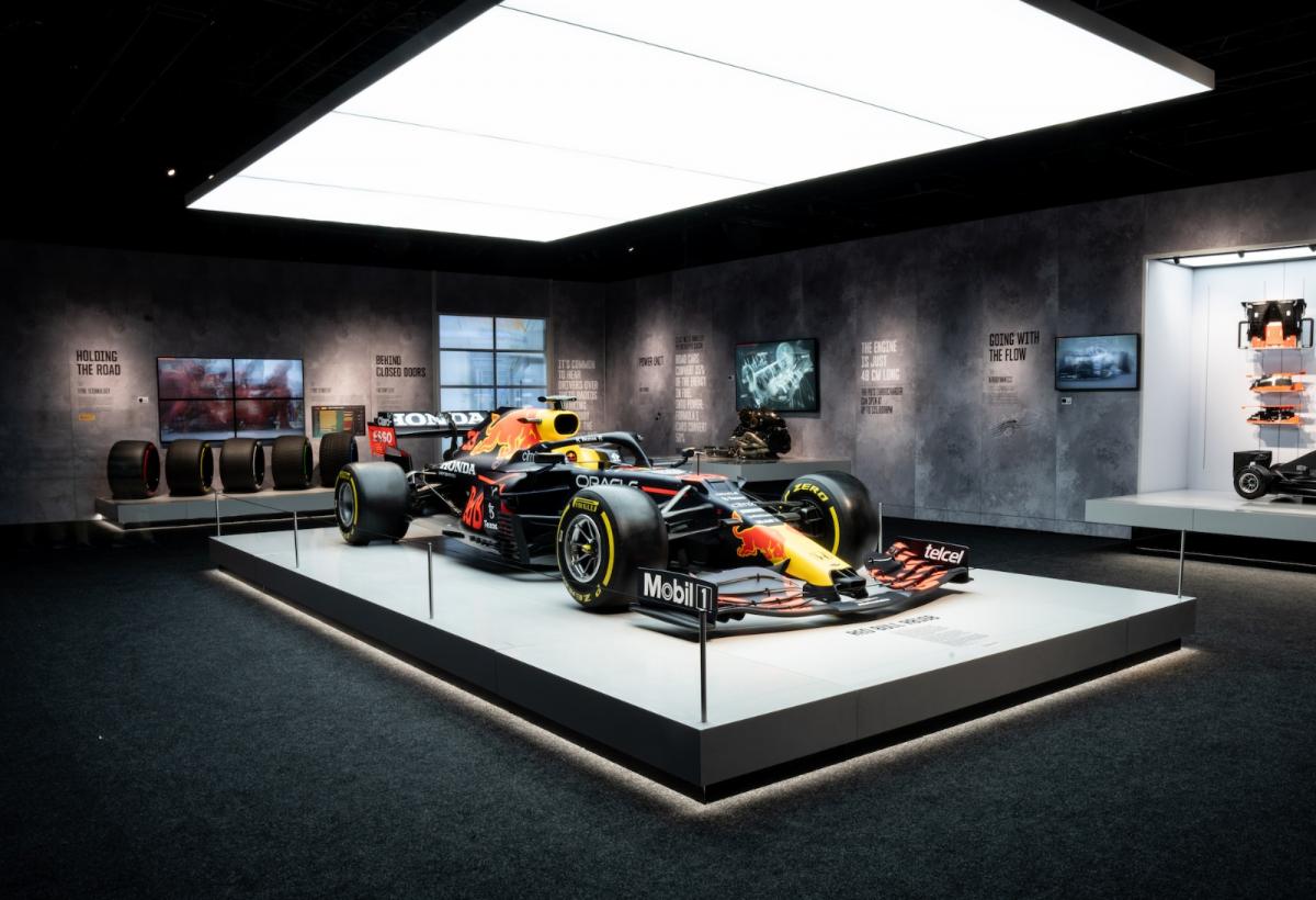 Exposición de F1