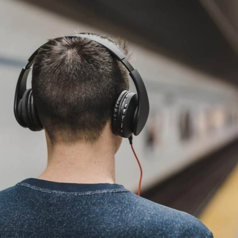 A partir de los 30 años disminuye la exploración de nuevos géneros musicales