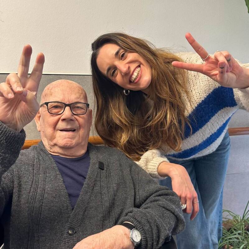 Adoptá un abuelo: la app que revolucionó el vínculo entre generaciones