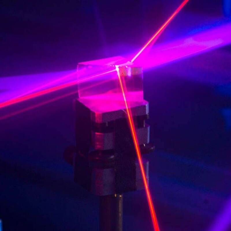 Convirtieron la luz en supersólido