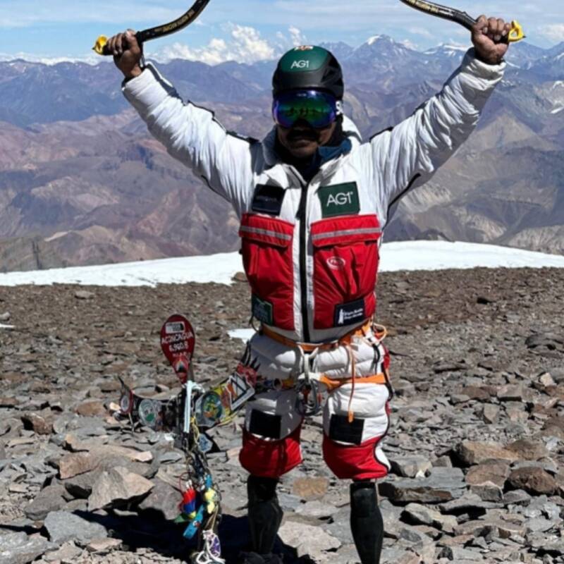 Hari Budha Magar, el primer doble amputado en conquistar el Aconcagua