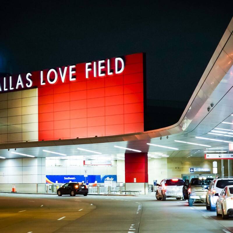 Instalan cápsulas que convierten el viento de los aviones en energía