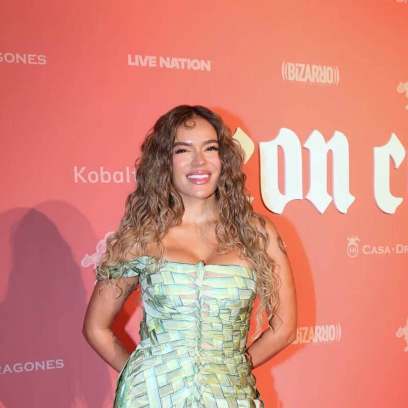 Karol G lanzó un programa de becas para mujeres