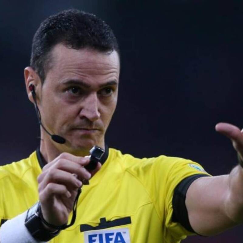 Los partidos de fútbol podrían arbitrarse con IA, según Postecoglou