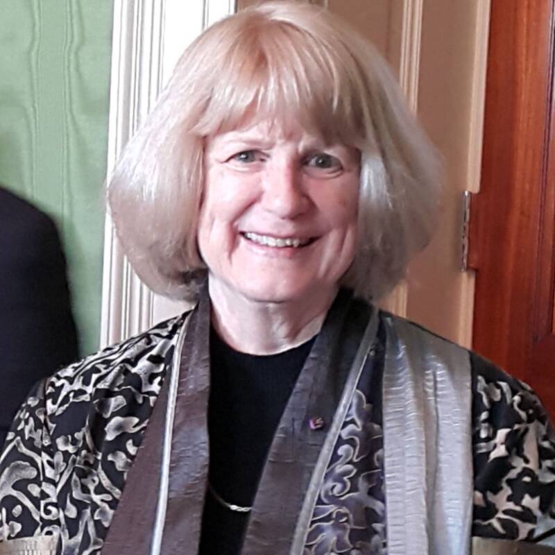 Mary Claire King recibió la "Medalla de Bienestar Público" por su contribución a las Abuelas de Plaza de Mayo