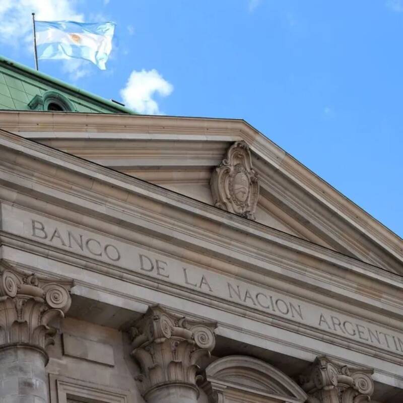 Milei convierte al Banco Nación en Sociedad Anónima