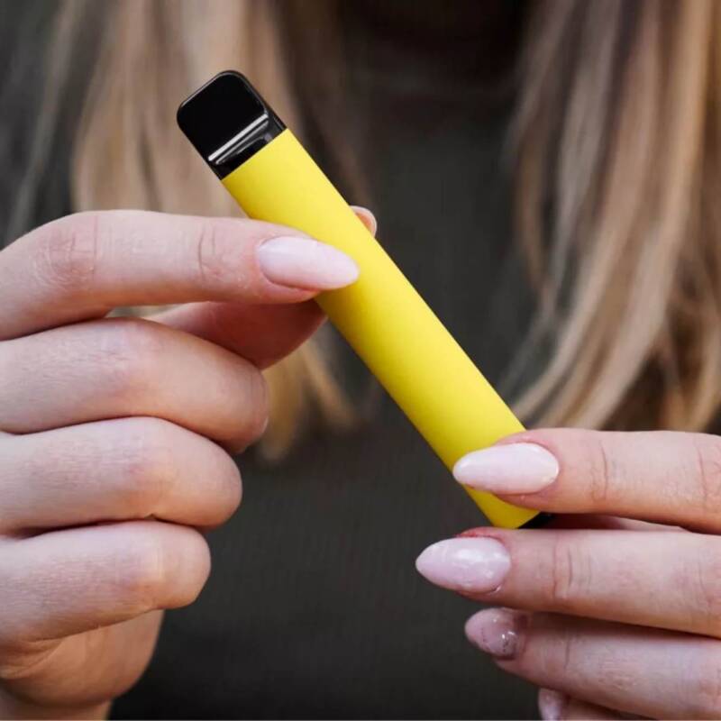 Reino Unido prohibirá la venta de vapeadores desechables