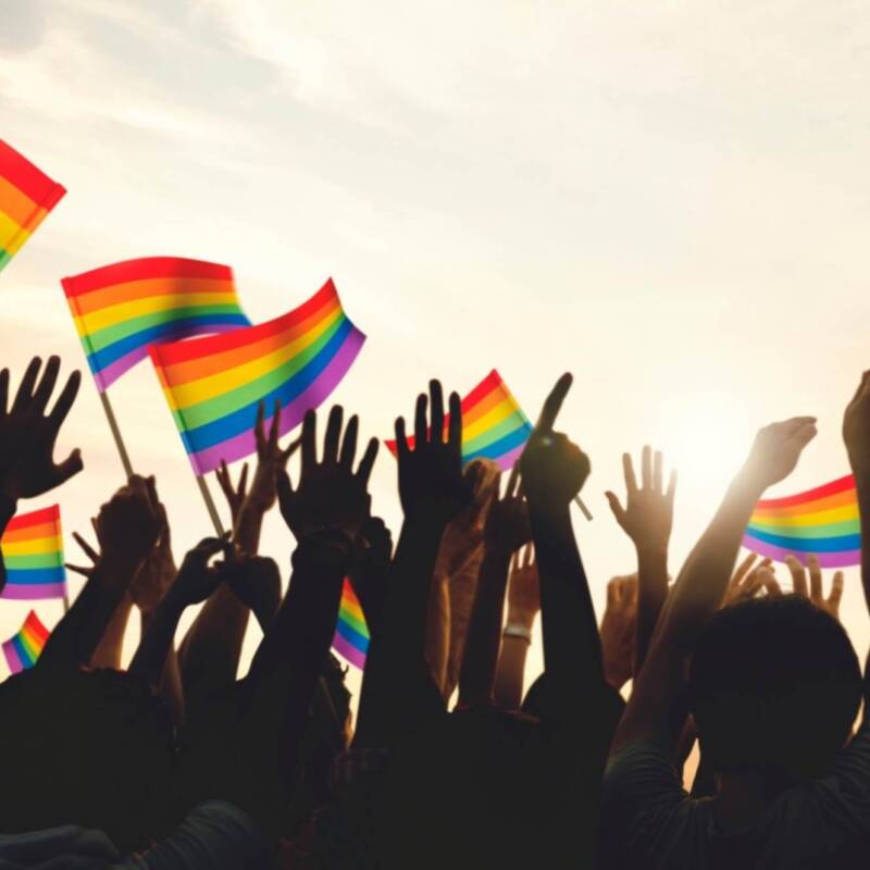 ¿Sabes por qué la “L” va primero en la sigla LGBTIQ+?