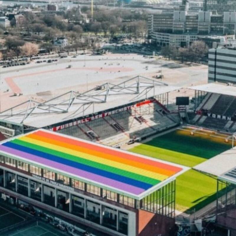 St. Pauli instalará el panel solar más grande del mundo con la bandera LGBTQ+