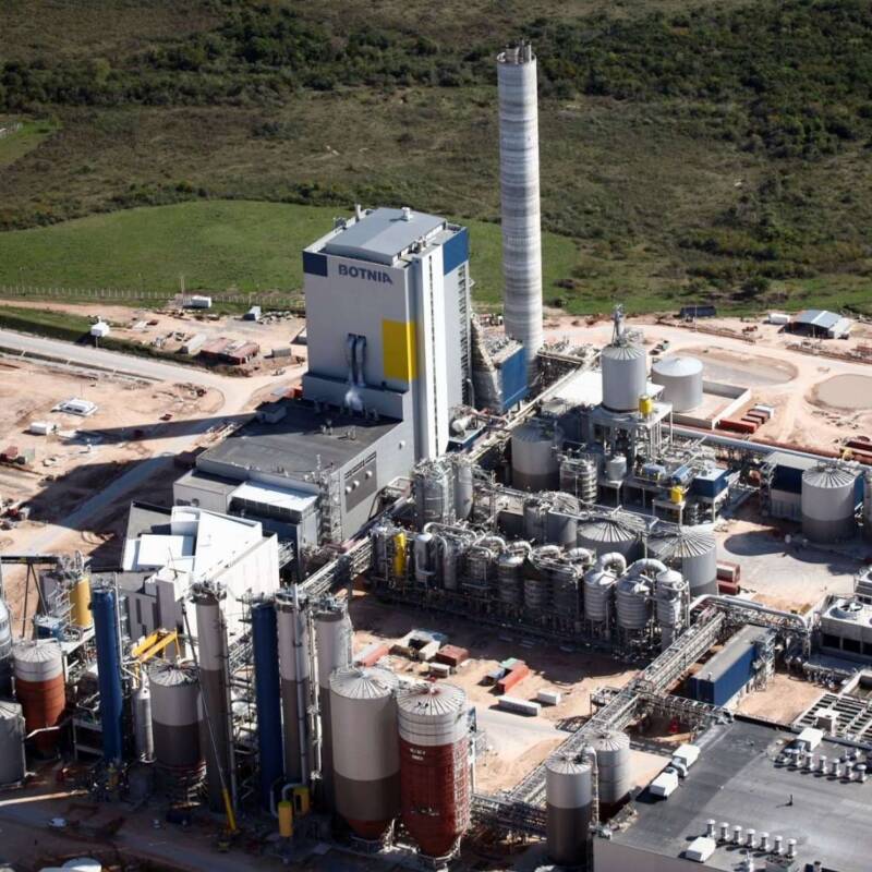 Tensiones entre Argentina y Uruguay por el ácido que derramó la papelera UPM