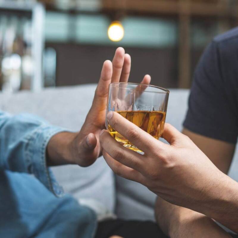 Un chip chino elimina el deseo de consumir alcohol a personas adictas