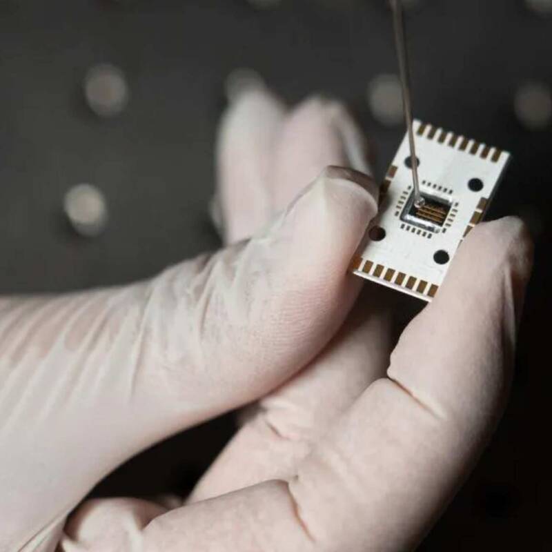 Un microchip analiza líquidos en tiempo real