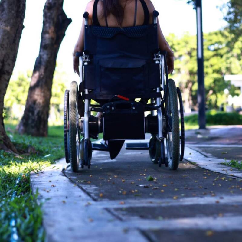 Una joven con ELA vuelve a caminar gracias a un tratamiento experimental