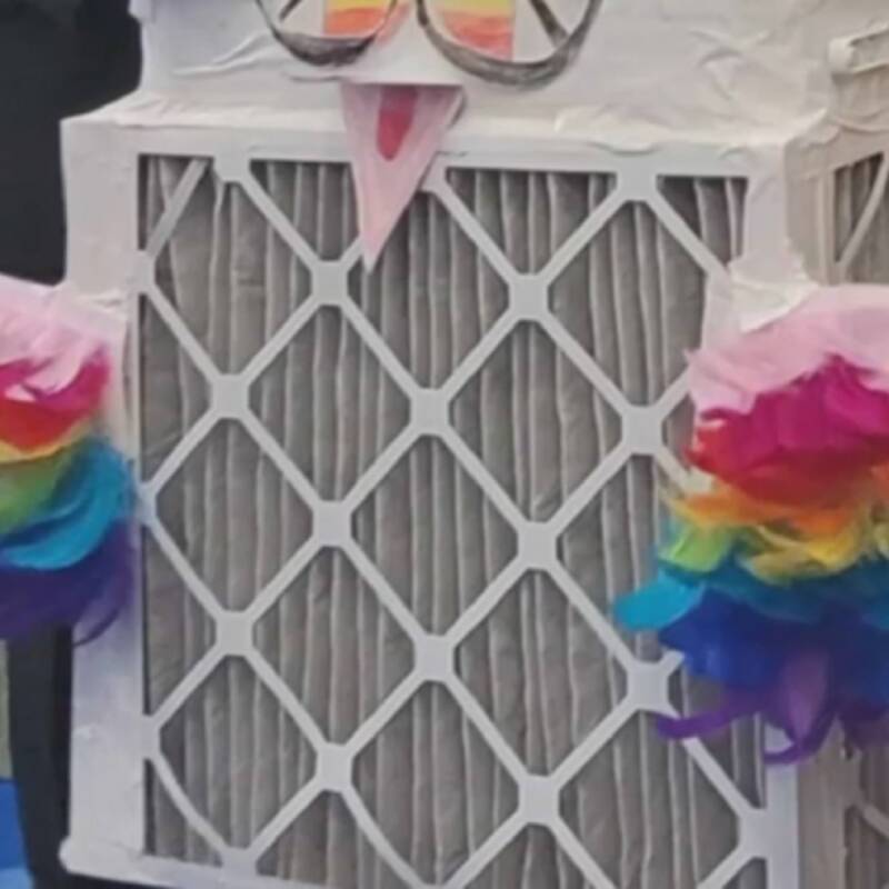 Una niña de 12 años creó un filtro de aire económico